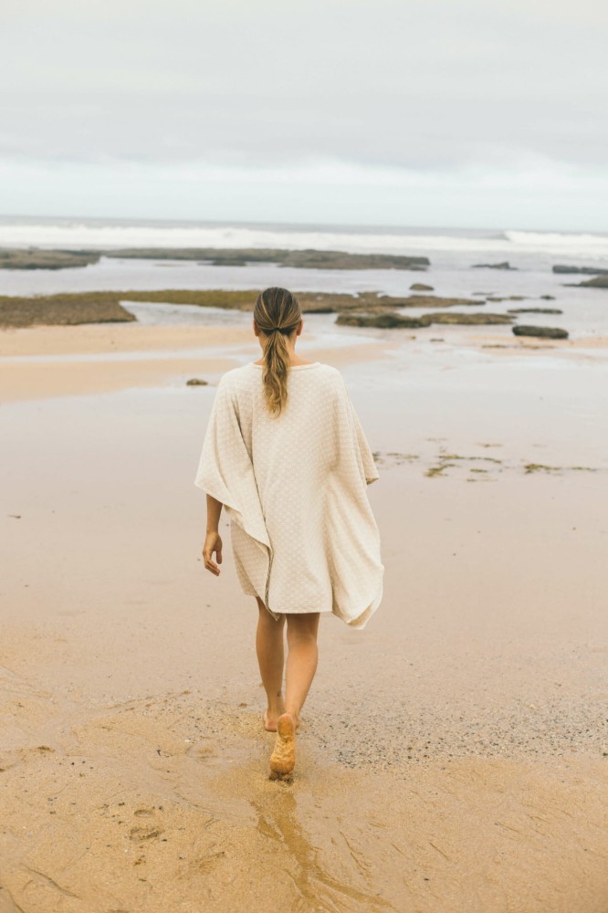 Sukienka na plażę SERENITÀ z haftem w stokrotki Rozmiar XS/S