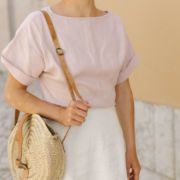 bluzka lniana różowa oversize z krótkim rękawem i mankietem