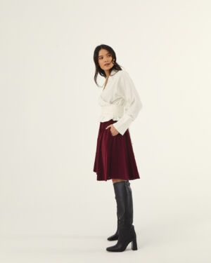 Zestaw: welurowa spódnica Vino Rosso + bluzka kopertowa Gioia biała